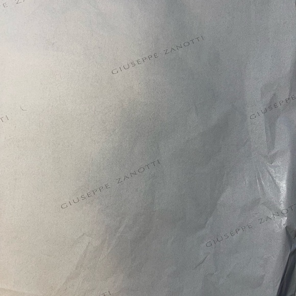 Authentic Giuseppe Zanotti Unisex Leather Zip Sneaker Size 39 - Picture 11 of 12